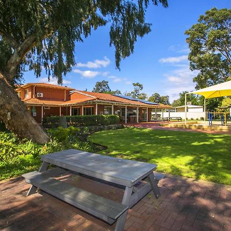 Banksia Tourist Park Hotel Perth Exterior photo