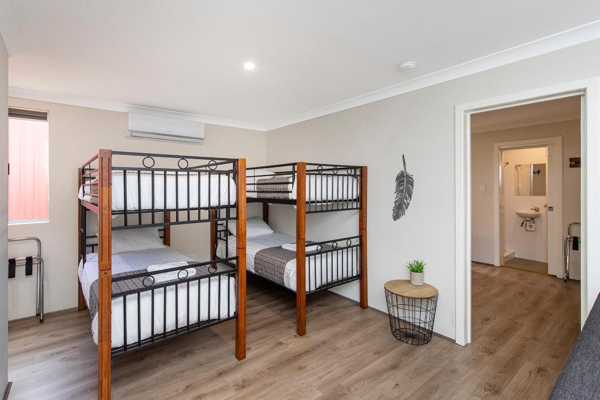 Banksia Tourist Park Hotel Perth Exterior photo