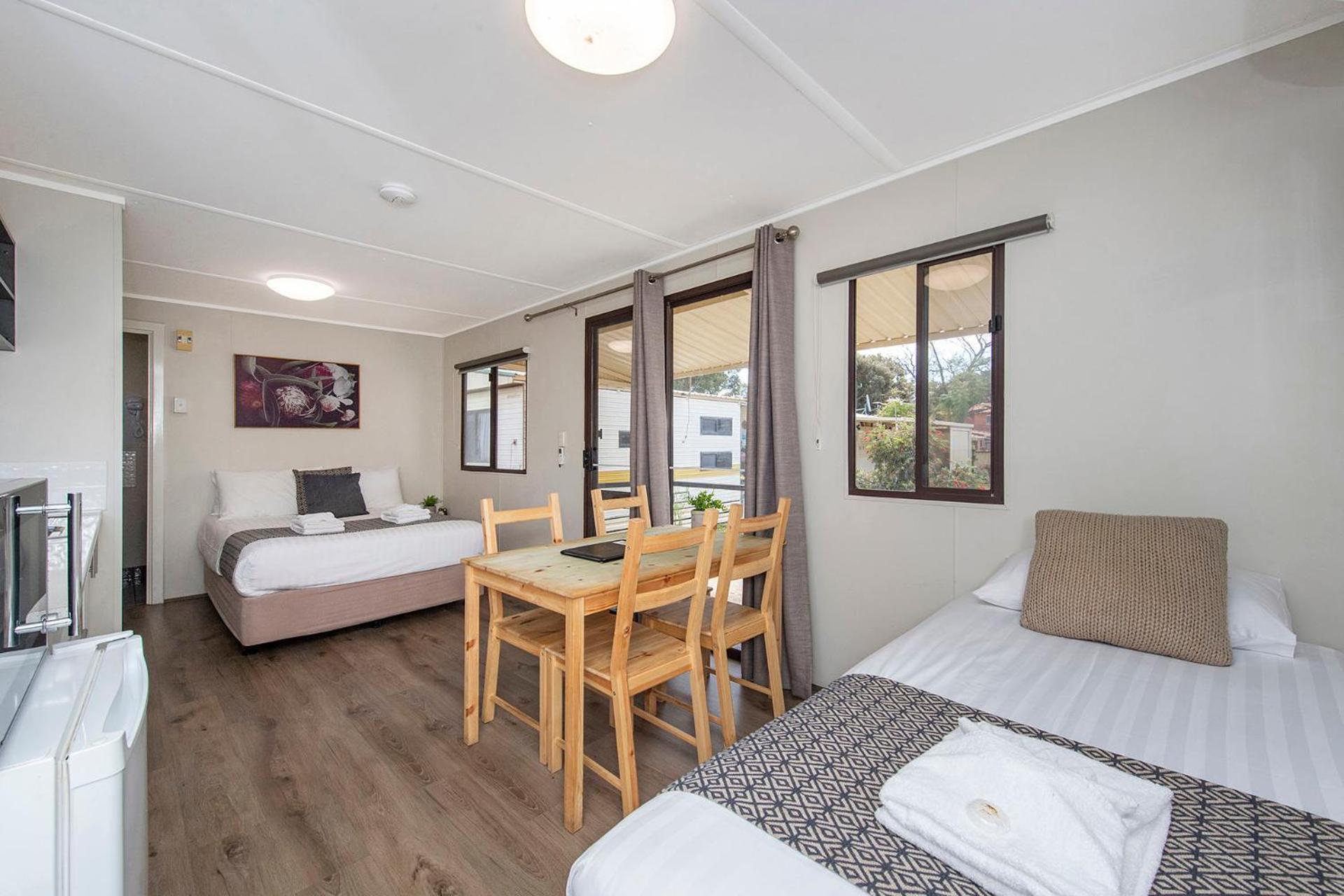 Banksia Tourist Park Hotel Perth Exterior photo