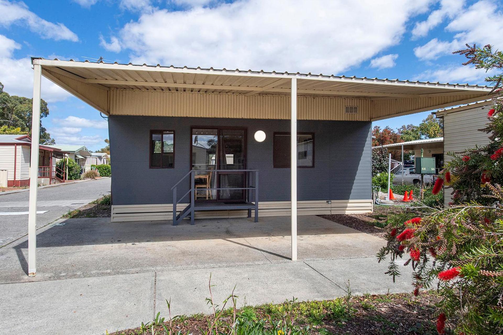 Banksia Tourist Park Hotel Perth Exterior photo