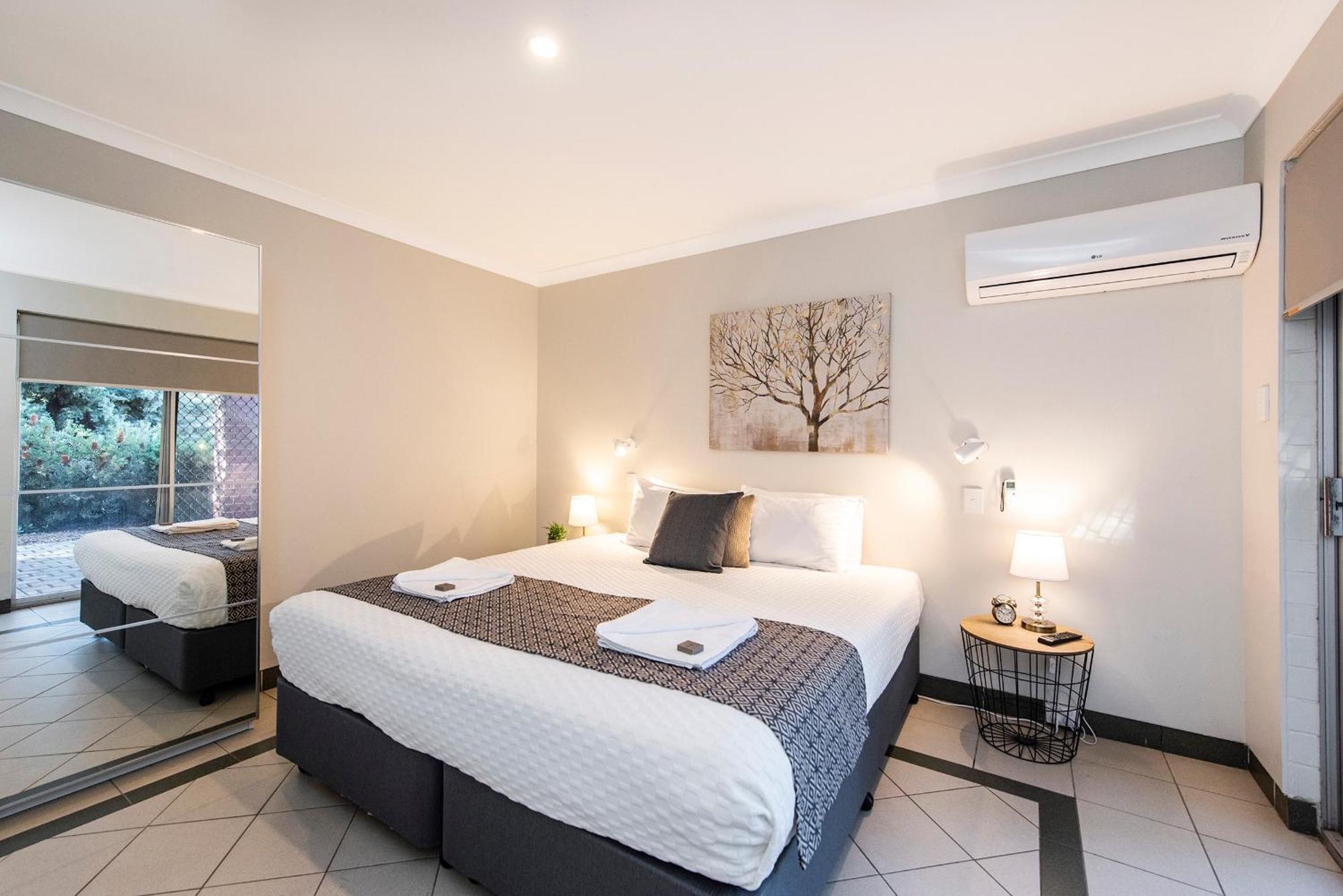 Banksia Tourist Park Hotel Perth Exterior photo